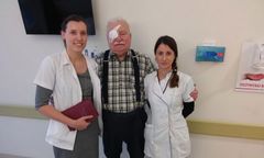 Lech Wałęsa już po operacji. W szpitalu zrobił sobie zdjęcia "przed" i "po"