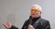 Lech Wałęsa spotkał się z dziećmi na korytarzu. Ale to nie podstawówka zawiniła