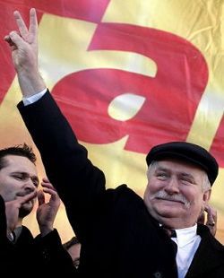 Lech Wałęsa krytykuje UE i Rosję