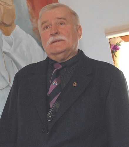 Wałęsa: będę publikował akta, jak będę zmuszony