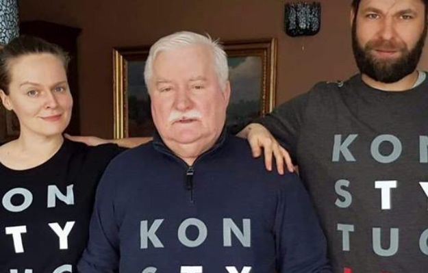 Lech Wałęsa nie rezygnuje z akcji "Konstytucja". Wspiera go rodzina