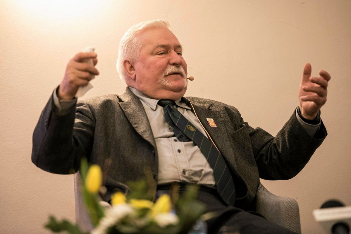 "Czy to jest jasne dla pana?". Lech Wałęsa się zdenerwował. Złośliwie do Brudzińskiego