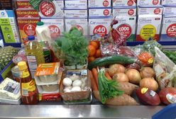 Tesco rozdaje pracownikom żywność, której ważność się kończy. Na razie w Wielkiej Brytanii