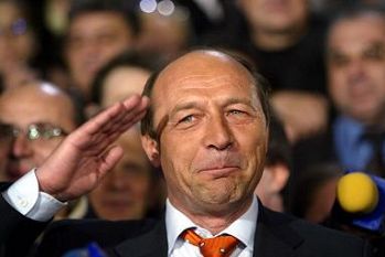 Basescu ogłosił się zwycięzcą wyborów prezydenckich