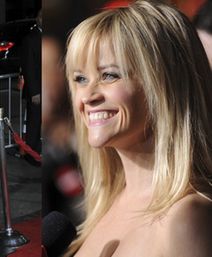 Reese Witherspoon chwali się dekoltem