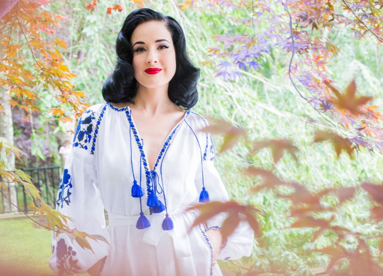 LOOK OF THE DAY: Dita Von Teese w tunice Vita KIn