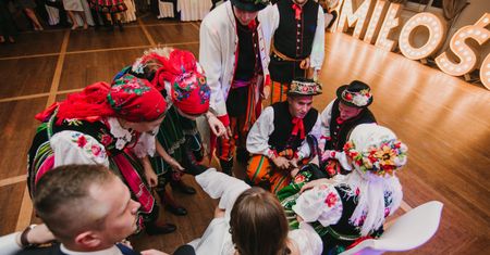Należą do zespołów ludowych. To dla nich coś więcej niż zwykłe hobby