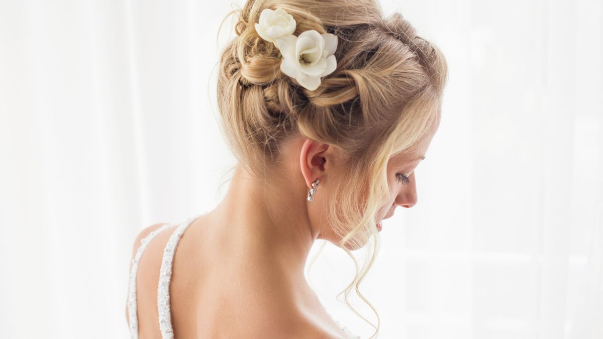 Wybierając produkty do pielęgnacji włosów, sięgajmy po szampony oraz odżywki o konkretnym działaniu.