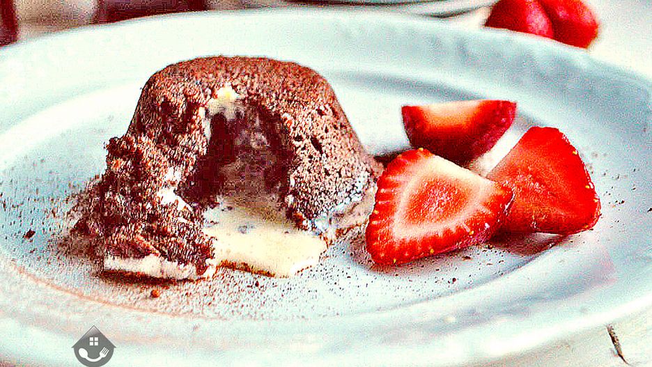 Waniliowo-czekoladowy lava cake. Pomysł na pyszny deser