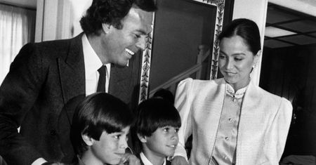 Julio Iglesias: Jego życiorys posłużyłby na niejedną książkę