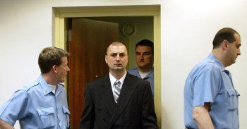 18 lat więzienia za morderstwa i gwałty