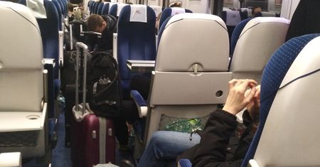 Samochód wjechał pod pociąg koło Bożej Woli. Nie żyje kierowca