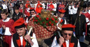 "Rządzący muszą służyć narodowi"