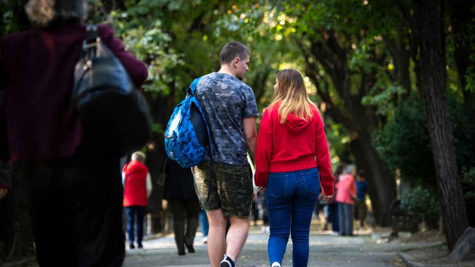 Przyjaciółka partnera to dla wielu kobiet drażliwy temat