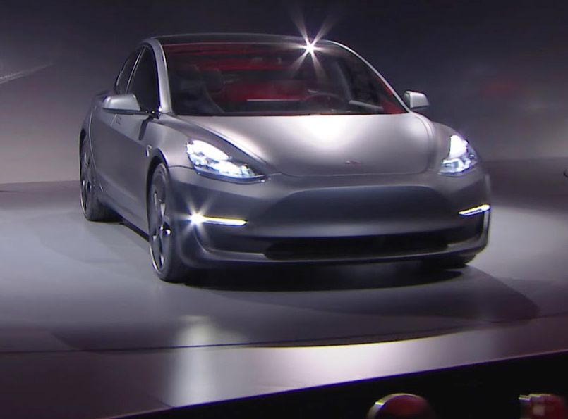 Nowa Tesla w salonie za rok. 100 tys. zamówień w dniu premiery