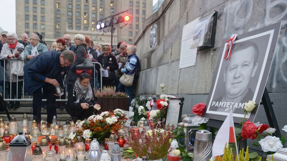 Spotkanie na Placu Defilad w Warszawie w październiku 2018 r. w rocznicę śmierci Piotra Szczęsnego 