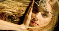 Agyness Deyn na okładce Wonderland