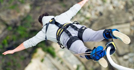 Kto kontroluje skoki bungee? Rząd mówi, że inspekcje pracy. Inspekcje pracy zaskoczone