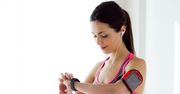 Zmierzą twoje wyniki i zmotywują do dalszych ćwiczeń. Zobacz, jak wybrać idealną opaskę sportową