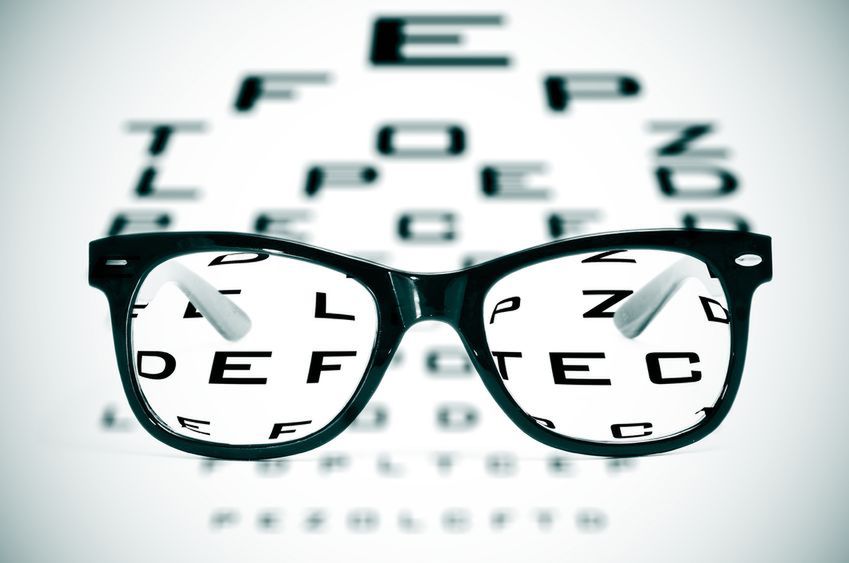 Noszenie okularów łączy się z wyższym IQ. Problemy ze wzrokiem mają też wpływ na zdrowie