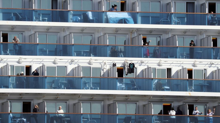 Koronawirus z Chin. Liczba zarażonych na wycieczkowcu Diamond Princess wzrosła do 130 osób