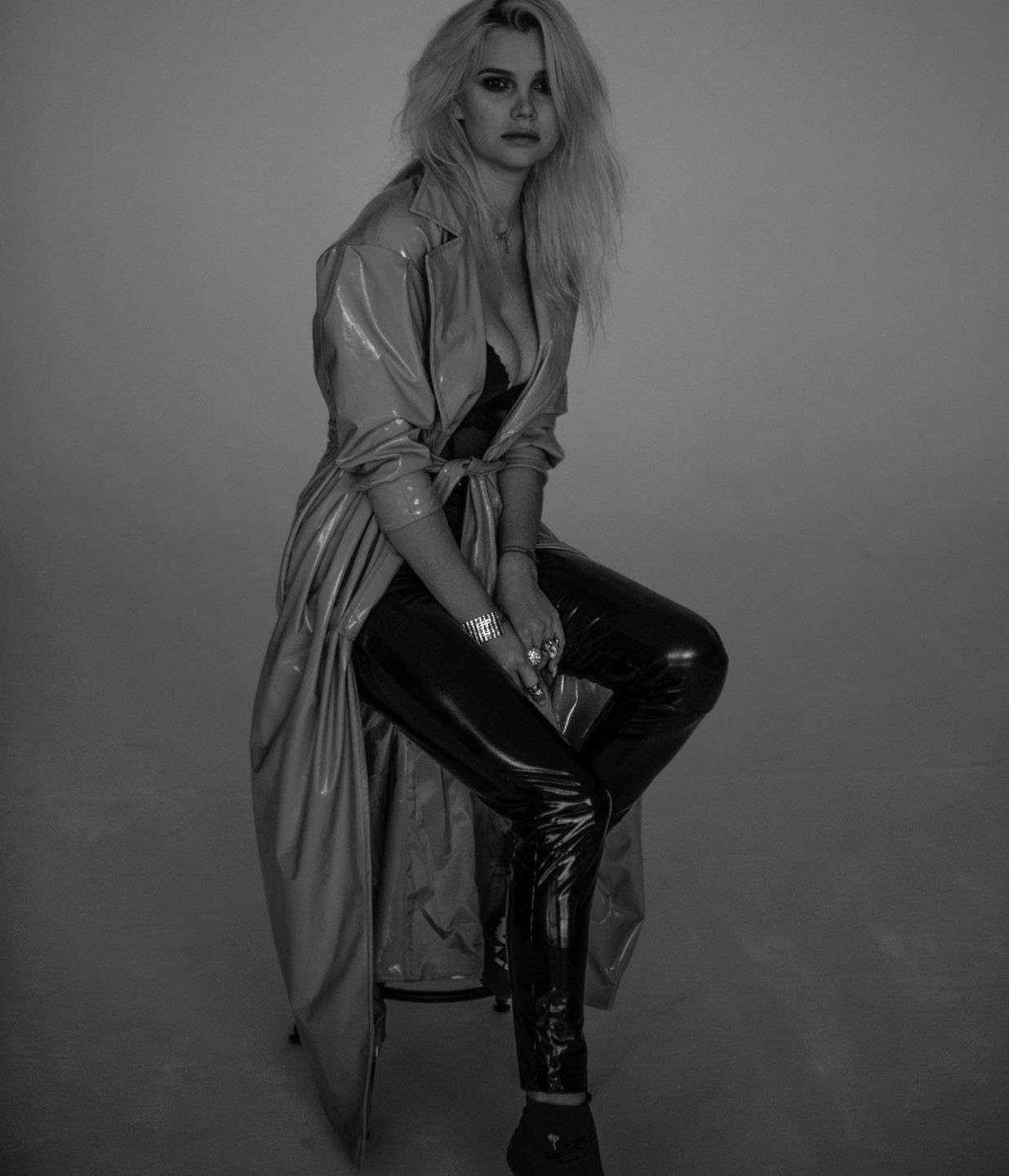 Violet Oliferuk – Przezroczysta