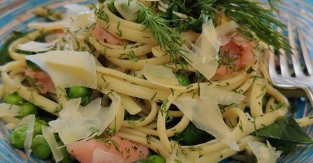 Spaghetti z łososiem i szpinakiem