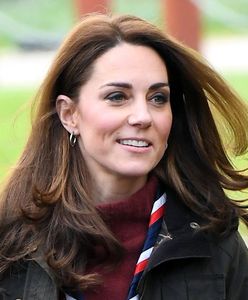 Królowa Elżbieta skrytykowała kreację Kate Middleton