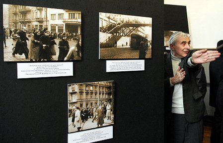 Wystawa zdjęć z getta w warszawskiej synagodze