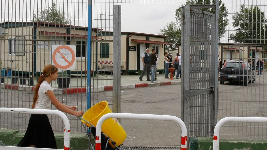 Sponsorowany przez władze obóz dla Romów na obrzeżach Rzymu