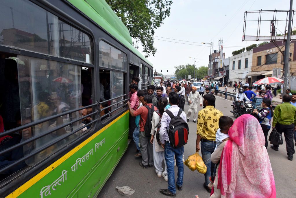 Władze Delhi chcą zapewnić kobietom darmowy transport publiczny