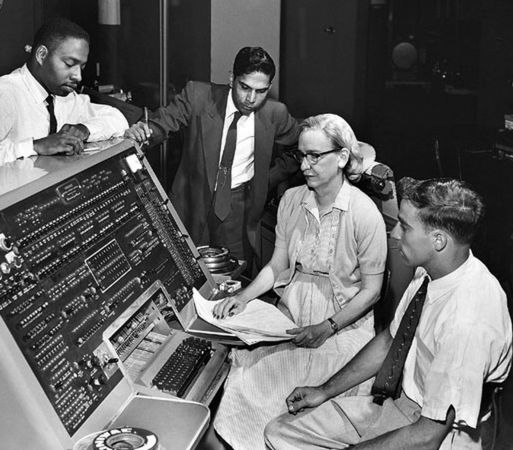 Grace Hopper przy UNIVAC 