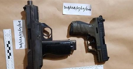 Polacy aresztowani w Wielkiej Brytanii. Przemycali broń palną i narkotyki