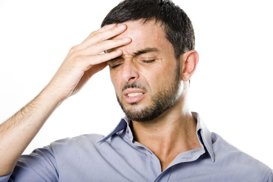 Migreny u mężczyzn zazwyczaj są powiązane z dużym napięciem w okolicy głowy.