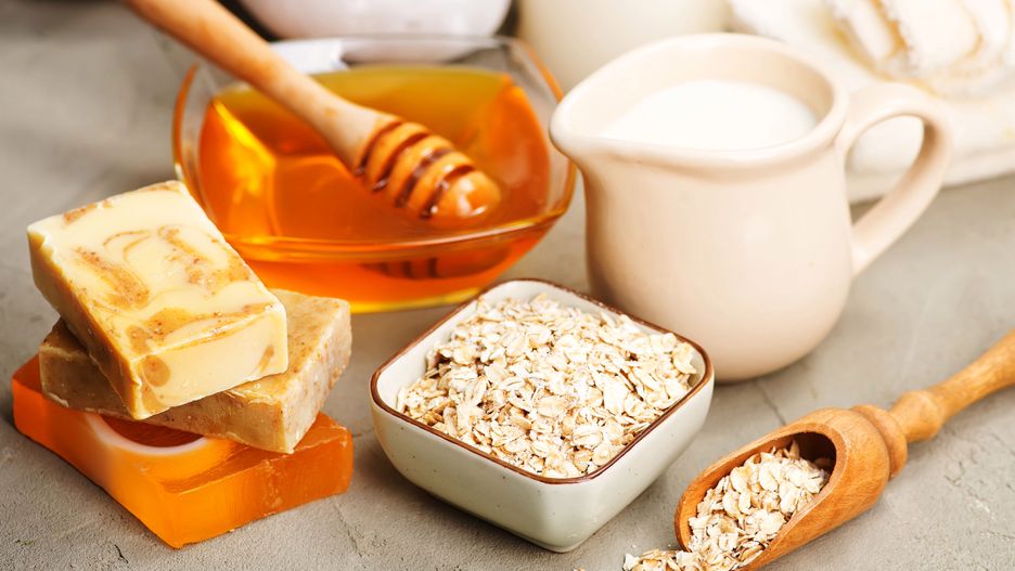 Warto sięgać po sprawdzone sposoby pielęgnacji naszych mam i babć