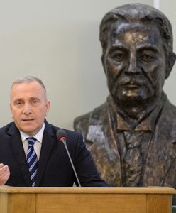 "Rekonstrukcja rządu jest potrzebna". Schetyna wzywa Kaczyńskiego, by usiadł "za kierownicą"