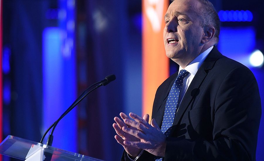 Schetyna stawia opozycję pod ścianą 