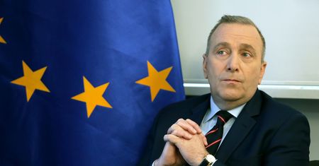 Schetyna przeciwny budowie pomnika smoleńskiego