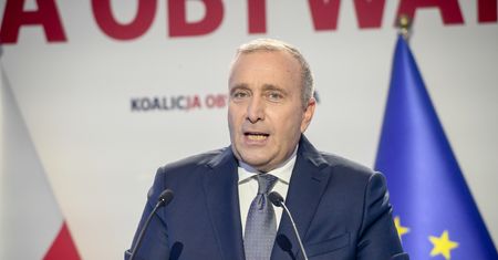 Jarosław Kaczyński przemawiał na konwencji. Grzegorz Schetyna: "Jarek kończ"