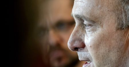Schetyna: mieli prawo otworzyć trumny