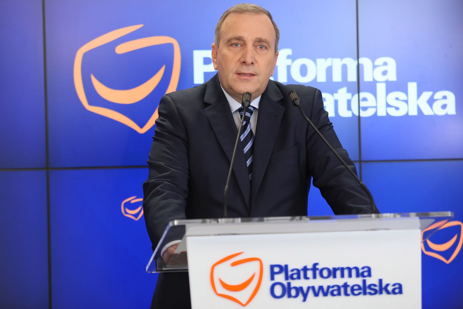 Grzegorz Schetyna: zwróćcie te nagrody Polakom, to im je zabraliście
