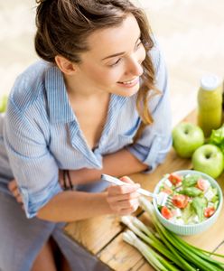 10 produktów, które naturalnie wybielają i oczyszczają zęby