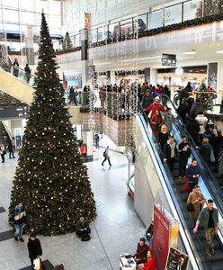 Chwila radości, a problemy na lata. Świąteczne długi dobijają wielu Polaków