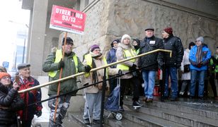 Kredyty. Frankowicze czekają na pomoc. Projekt prezydenta jednak pomoże niewielu