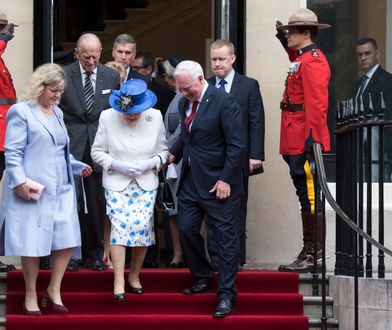Gubernator Kanady złamał protokół królewski! Co zrobił podczas spotkania z królową Elżbietą?