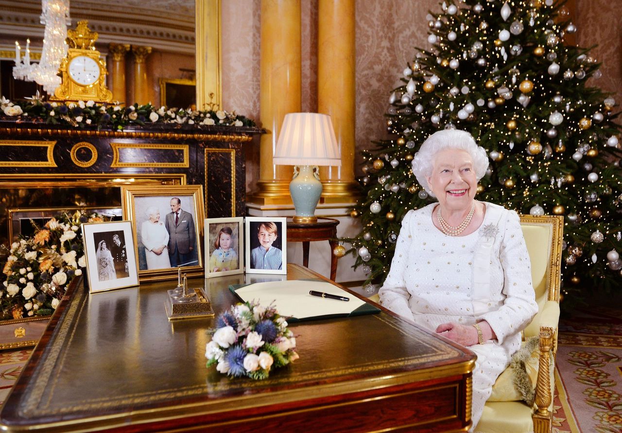 Choinka w Pałacu Buckingham - życzenia od królowej Elżbiety II