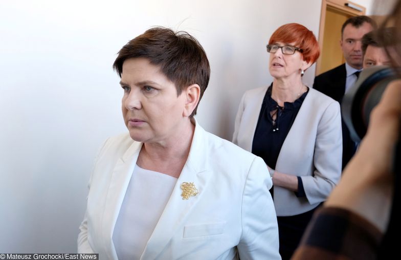 Beata Szydło i Elżbieta Rafalska wciąż oferują nauczycielom podwyżki poniżej ich oczekiwań