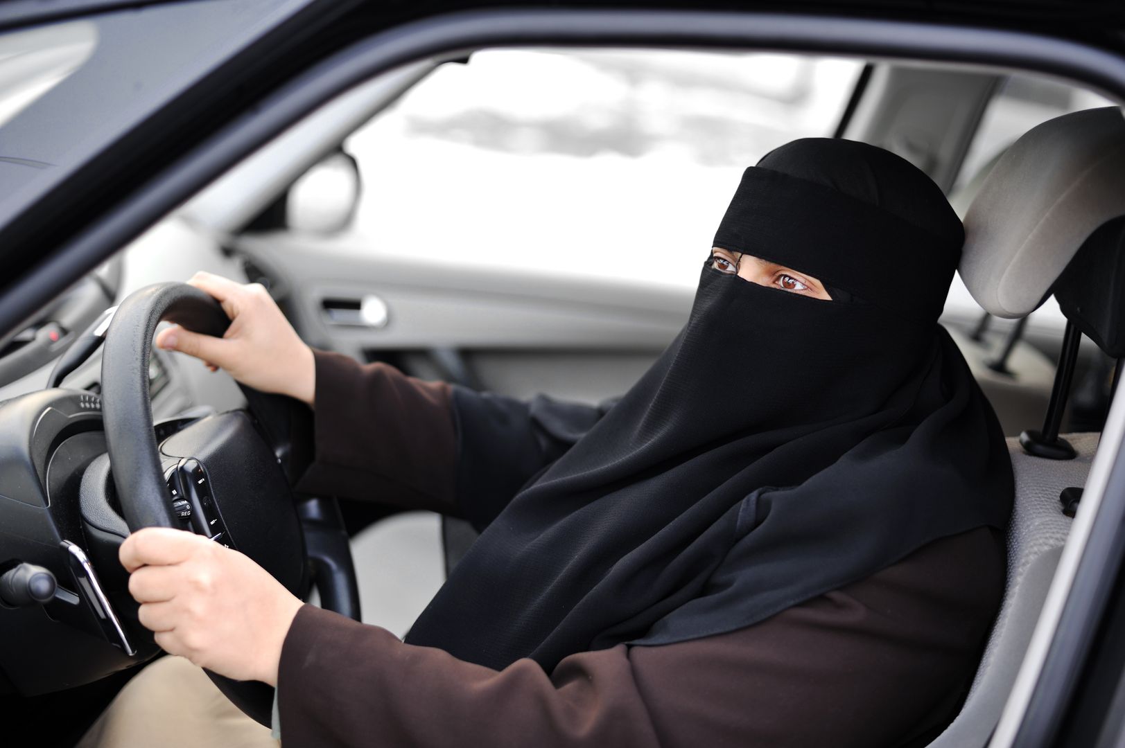 W końcu pozwolą kobietom prowadzić?