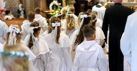 Nie chcą iść na komunię bliskich. Wszystko przez pieniądze