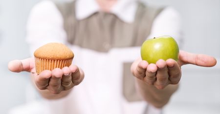 Sprawdź, ile kalorii mają różne produkty do jedzenia. Można się oszukać